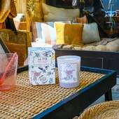 C'est le week-end ! 🌞❤️ On vous emmène au cœur de St Rémy, direction @lescomptoirsdesalpilles où notre bougie la vie s'offre du bon temps ! 
C'est ici que notre corner @loveinstremy a pris place, entouré de linge de maison délicat, de vaisselle originale, d'idées cadeaux uniques ! 
Une invitation à flâner, se faire plaisir, s'inspirer... 
À très bientôt ! 🌿✨️

Photos 📸 @thierryteisseire
-
#cornershop #loveinstremy #lescomptoirsdesalpilles
#saintremydeprovence #stremy
#senteurs #madeinprovence #bougiesnaturelles #bougieparfumée #parfumsdintérieur #homefragance #lavie #lamour #laboheme #alpilleslovers #alpillesenprovence #weeekend