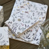 Qui dit septembre, dit cahiers ! 📒📘📙 Petit moyen ou grand, faites le cadeau de la rentrée qui ne passe pas inaperçu. 100% recyclés, illustrations à l'encre de chine, pages lignées.

🧐🥳 A l'unité ou en trilogie, sur le shop ou en boutique. www.loveinstremy.com
-
-
Crédit photo : @thierryteisseire 

#notebook #jardinprovencal #cestlarentree #trilogiedecahiers #cahiersrecycles #tintoretto #inkart #chineseink #encredechine #illustrationgram #papiercreatif #notebookaddict #cahiers #loveinstremy #provencestyle