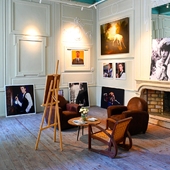 A voir ou à revoir près de chez nous à St Rémy... 📸⚡️David Bowie, Mr Jones’ Long Hair. Icône, caméléon, légende… 

Une superbe exposition conçue et écrite par l’écrivain David Lawrence, prolongée jusqu’au 1er mars 2026 à l’espace hôtel de Lagoy. 👉 Ça vous tente ? 
-
-
Photos @thierryteisseire 
-
#SaintRemyDeProvence #DavidBowie #Exposition #ArtEtMusique #ÀVoirAbsolument #EspaceLagoy @expositions_espace_lagoy @davidlawrence_expositions