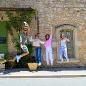 Comme une envie de célébrer l'été, l'amitié et la douceur de vivre à Eygalières... 🍉☀️🌿 #goodenergy #happiness #summerinprovence #lesalpilles 
-
-
Summer, friendship and lifestyle in Eygalières 💃🏼📷🥳 with @laetitialabrunedeluca.
-
-
Photo : @thierryteisseire 
-
#laetitiadeluca #vivre #aimer #rêver #partager #friendsforever #eygalieres #alpilleslovers #alpillesenprovence #Provence #douceurdevivre #lesbonsmoments #summerison